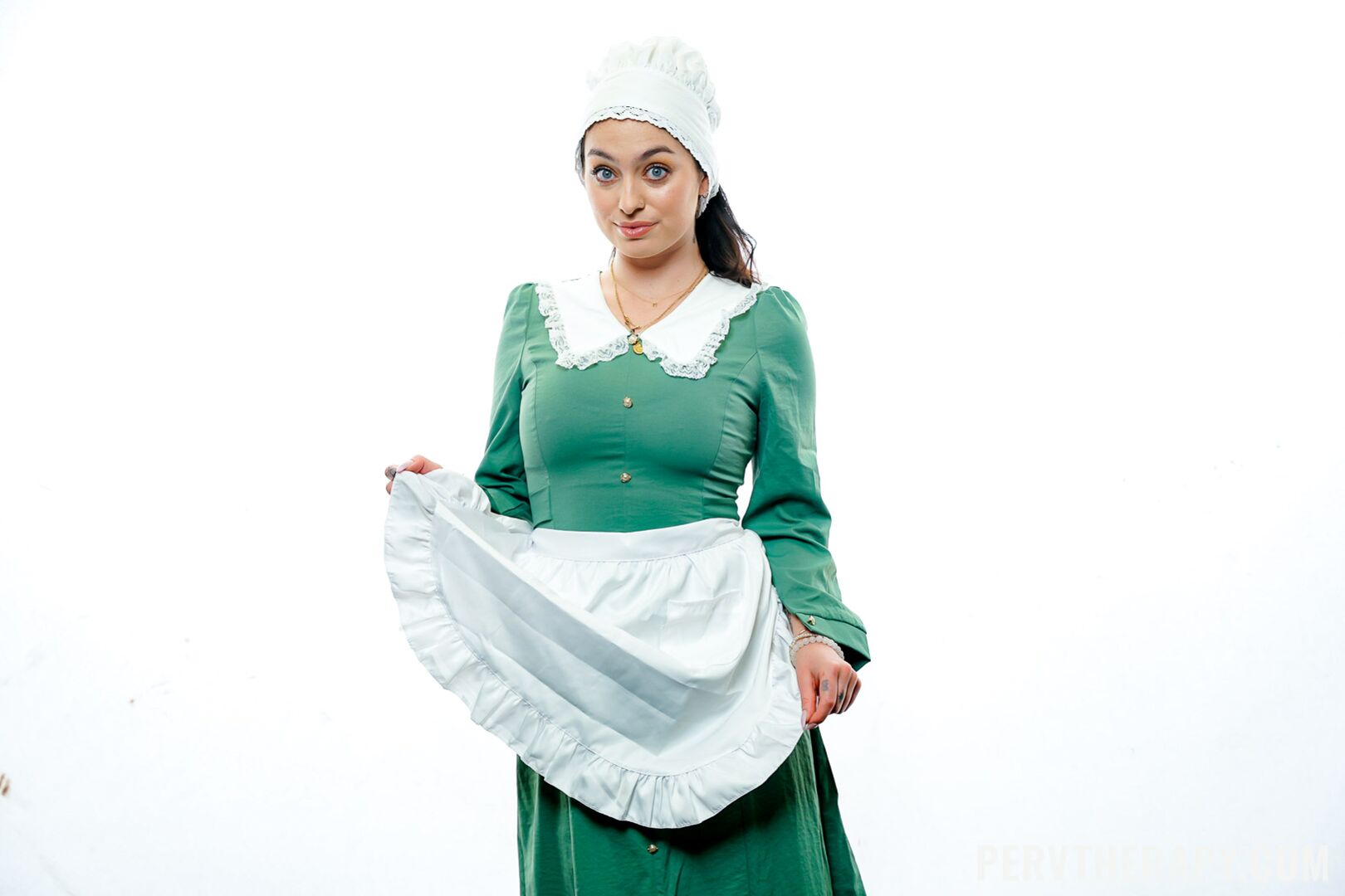 Dirty Shrink Takes Care of Her Innocent Amish Urges