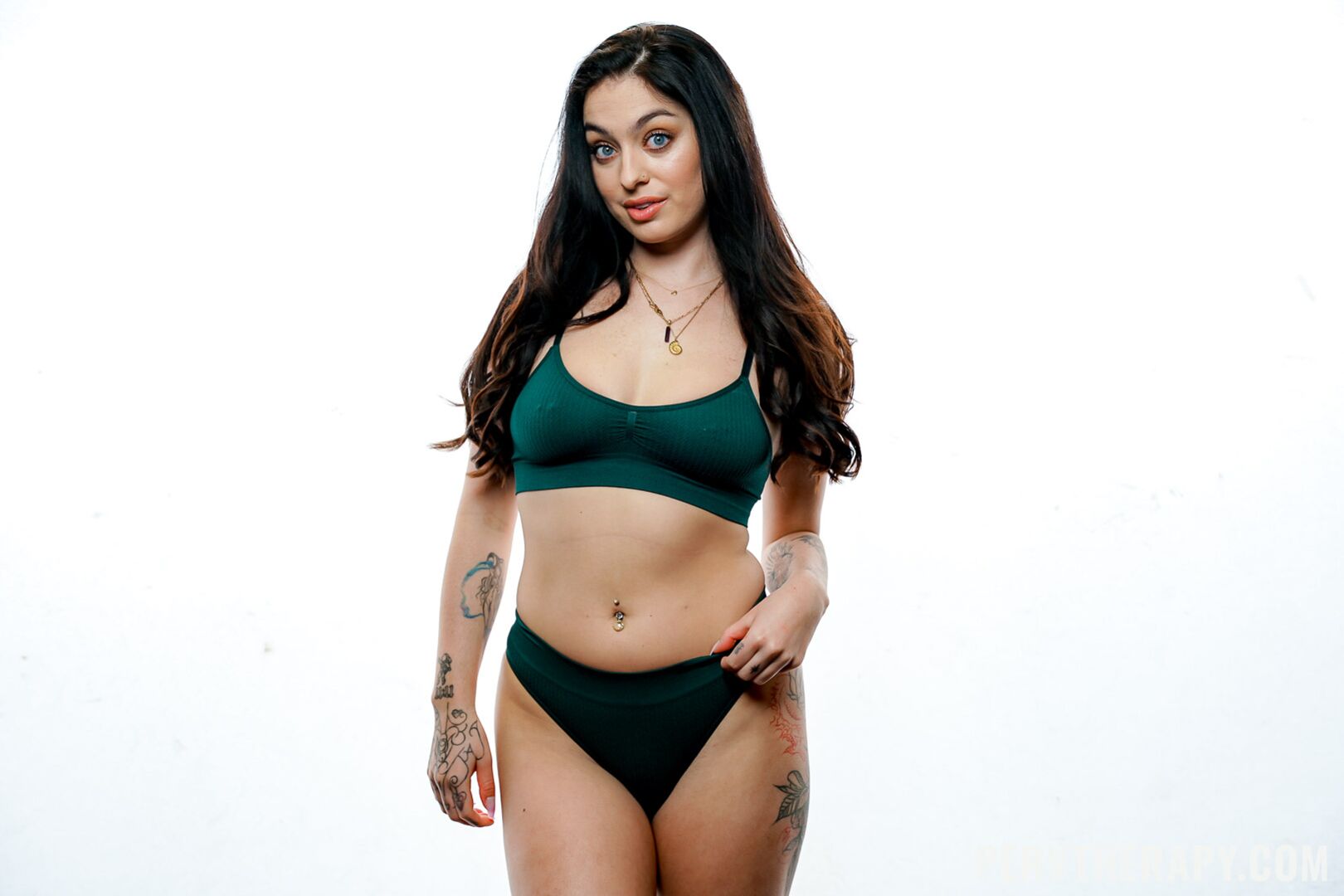 Dirty Shrink Takes Care of Her Innocent Amish Urges