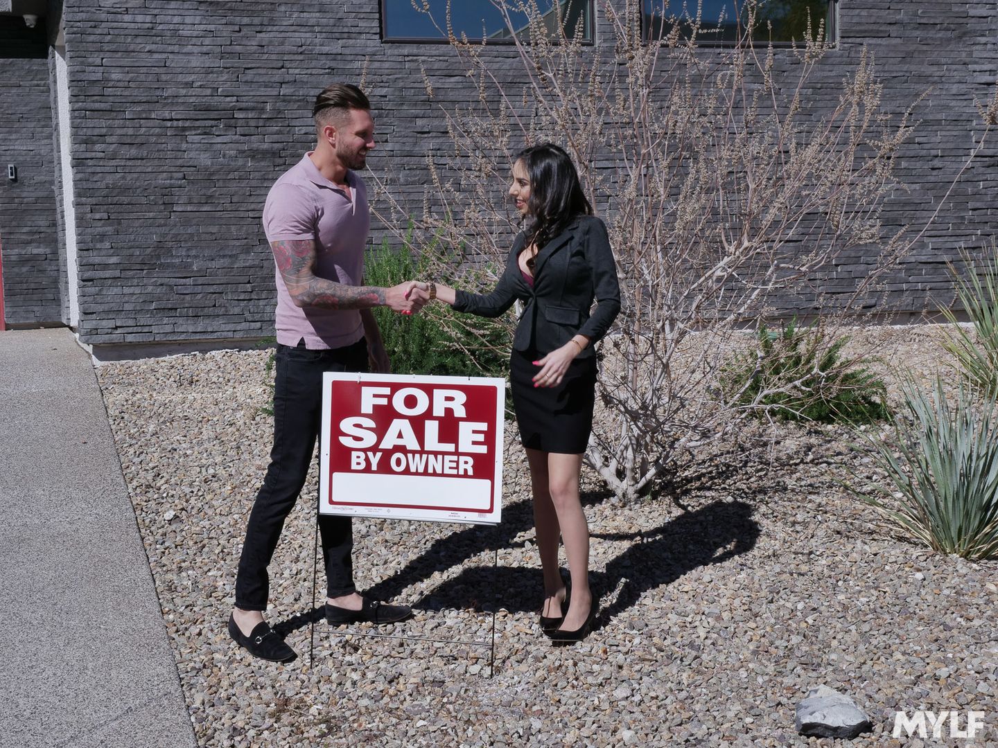 Closing The Deal With Her Coochie