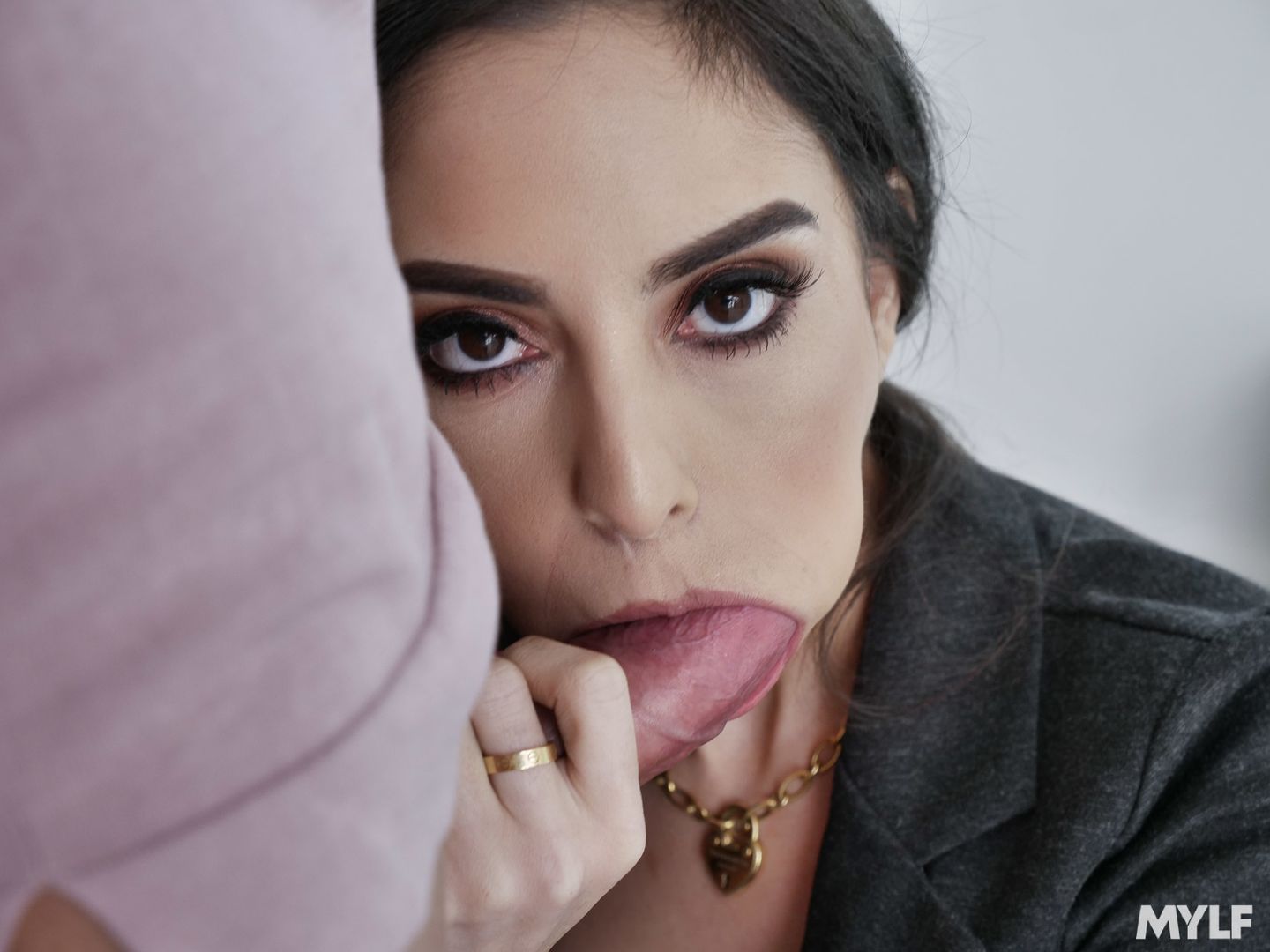 Closing The Deal With Her Coochie