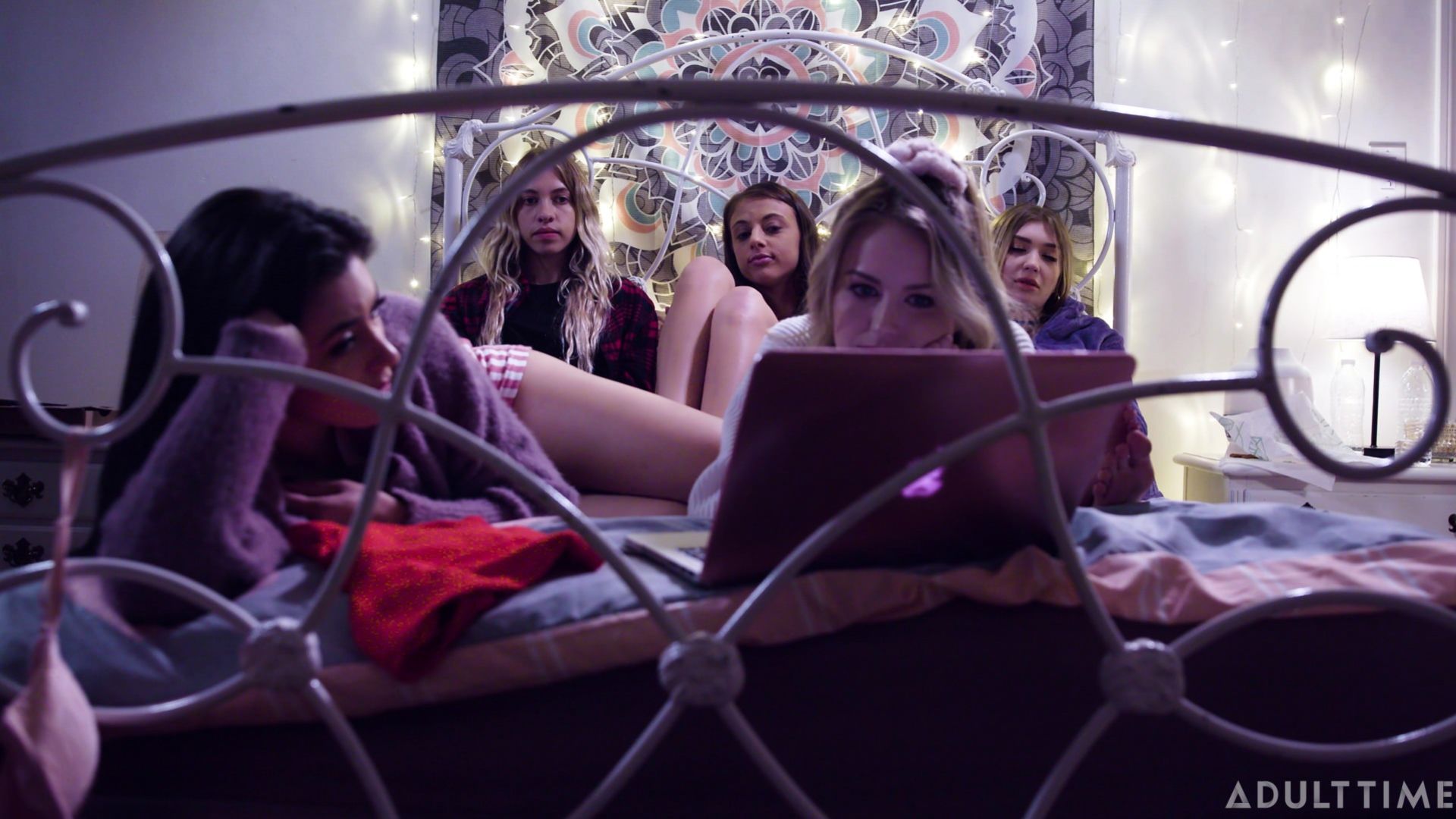 True Lesbian - Just Spend the Night