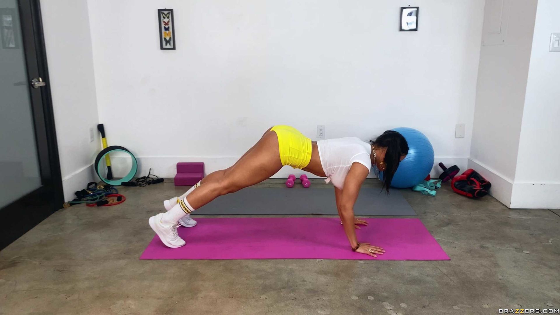 Luna's Oiled-Up Exercises