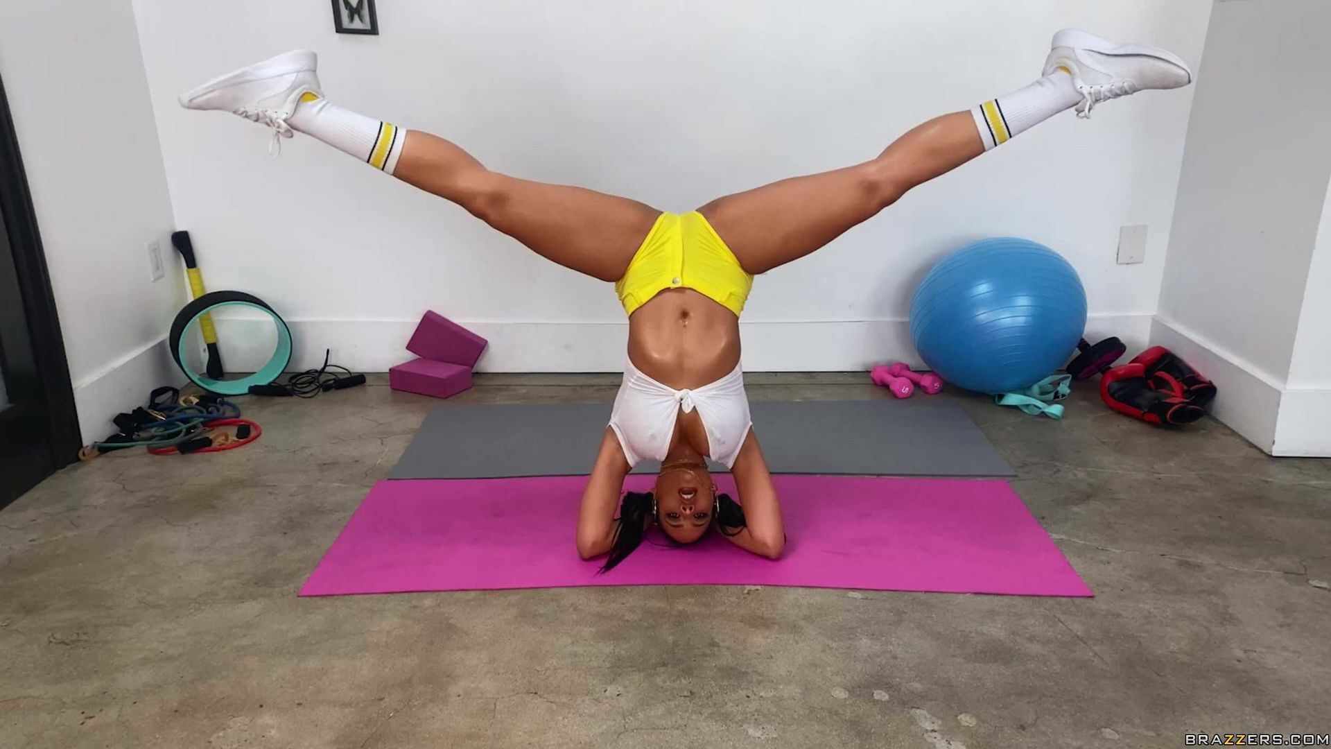 Luna's Oiled-Up Exercises