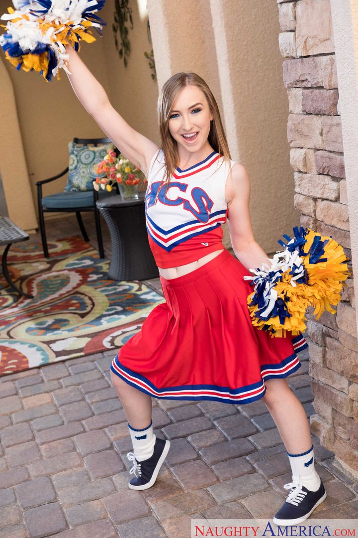 Gracie Green fucking in the bed with her small natural tits