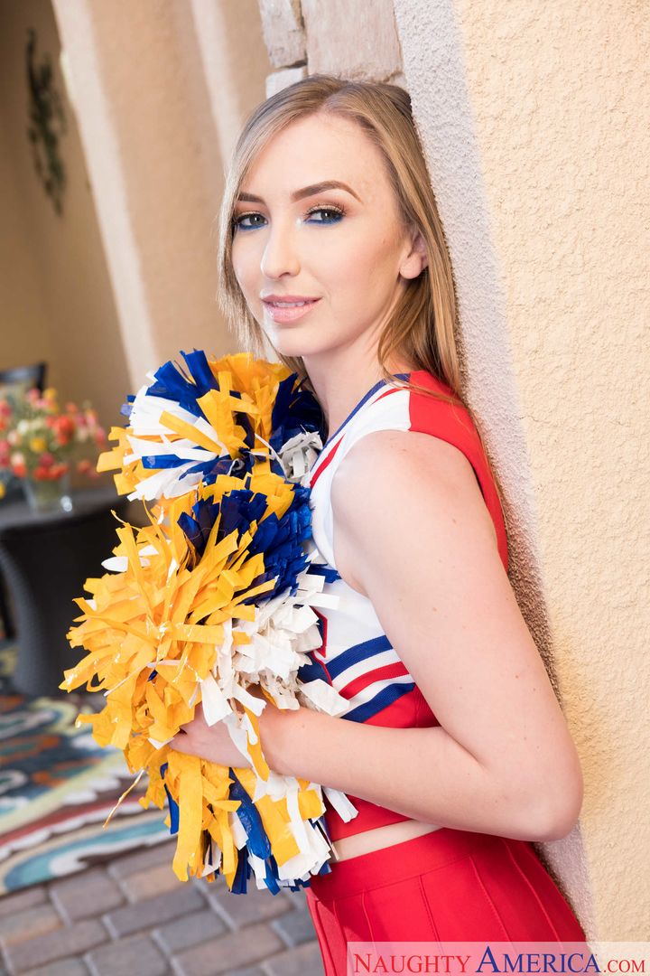 Gracie Green fucking in the bed with her small natural tits