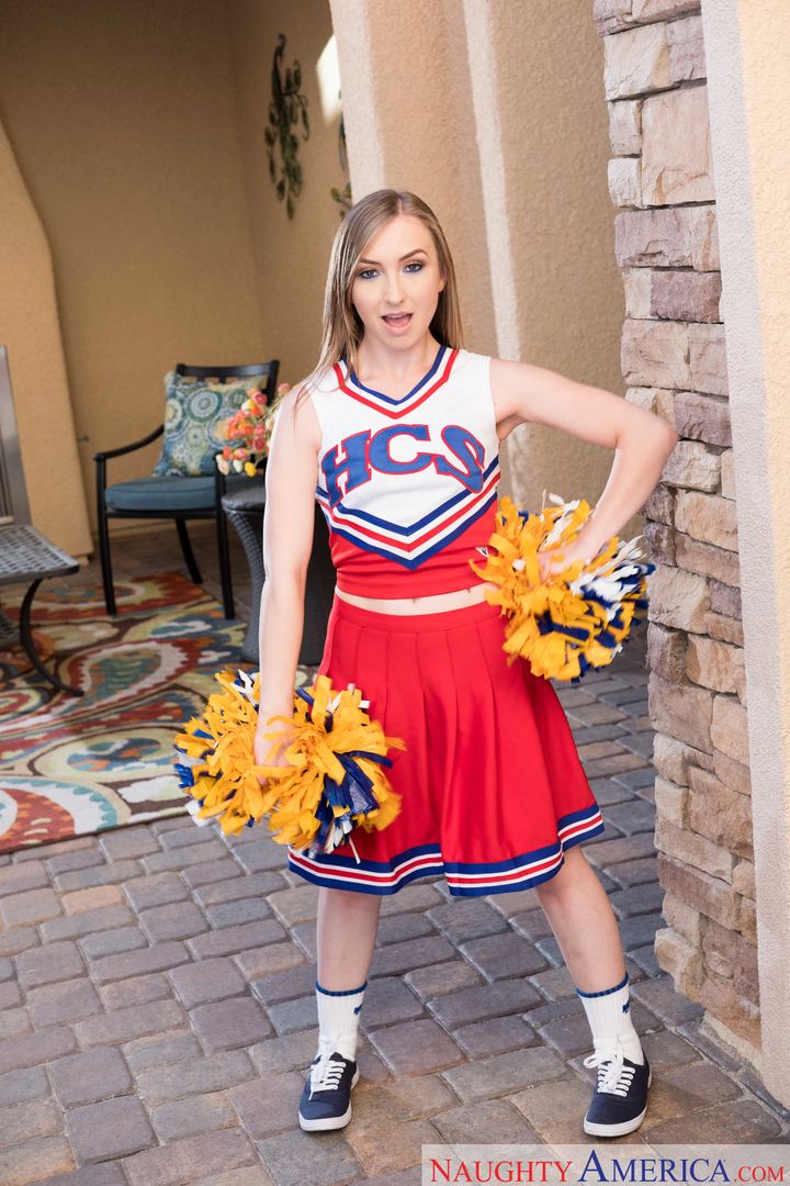 Gracie Green fucking in the bed with her small natural tits