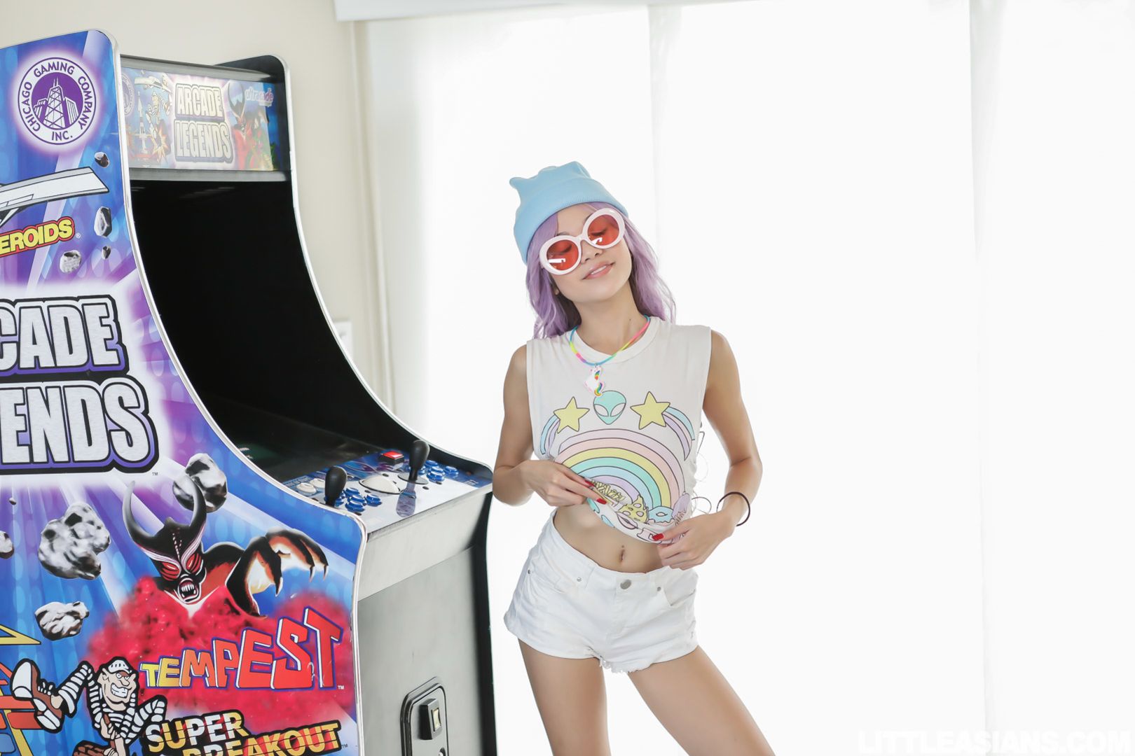 Asian Arcade Pussy Play