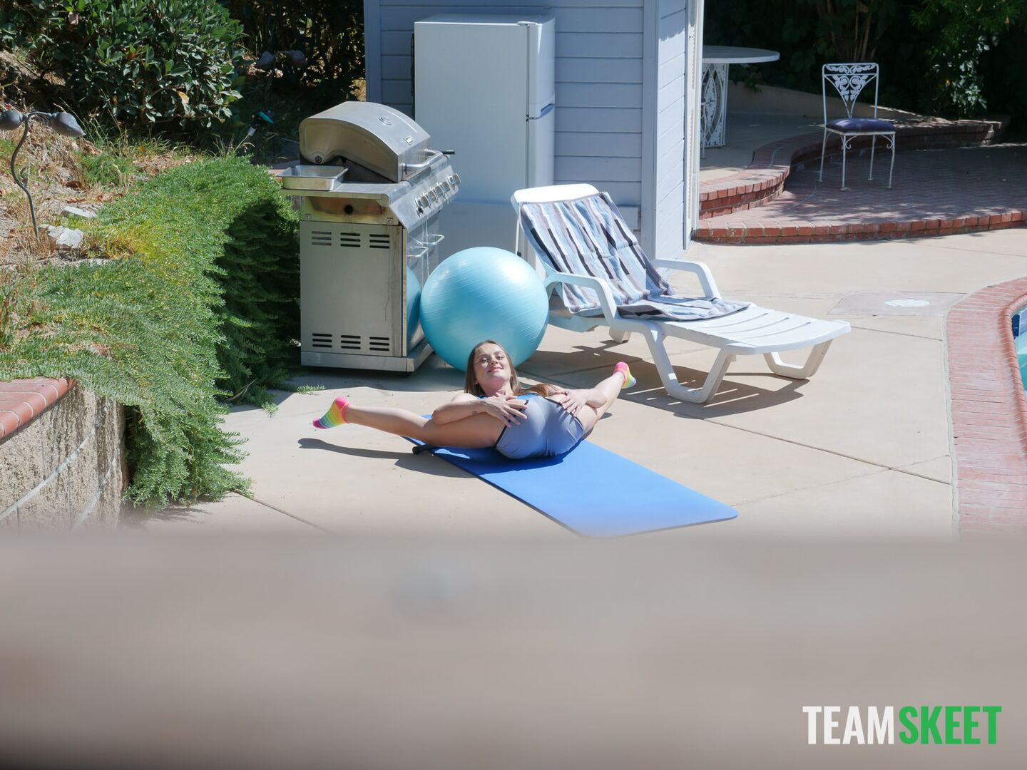 Benchpressing the Neighbor