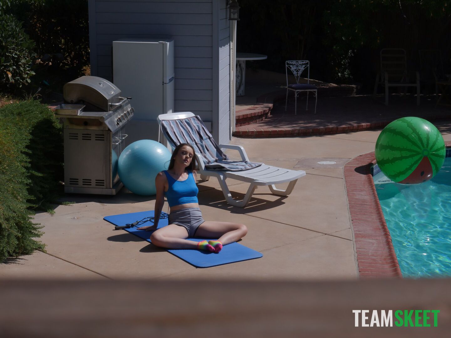 Benchpressing the Neighbor