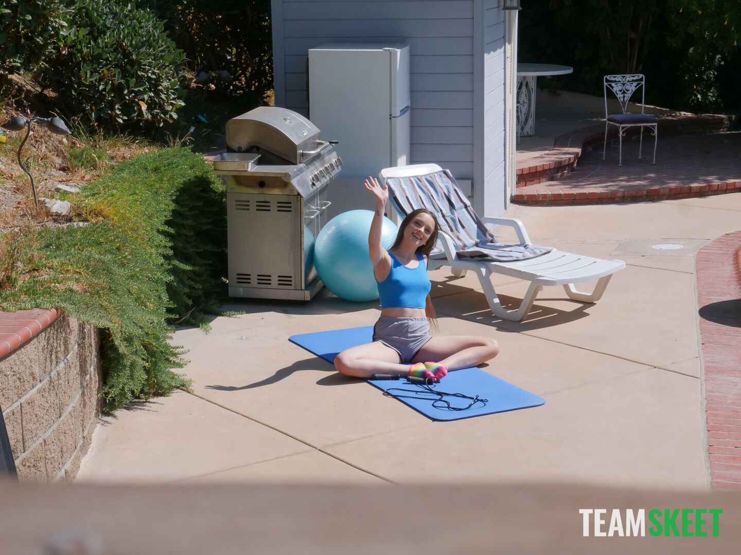 Benchpressing the Neighbor