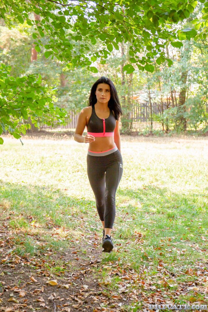 Hacker Enticed by Anal Fuck