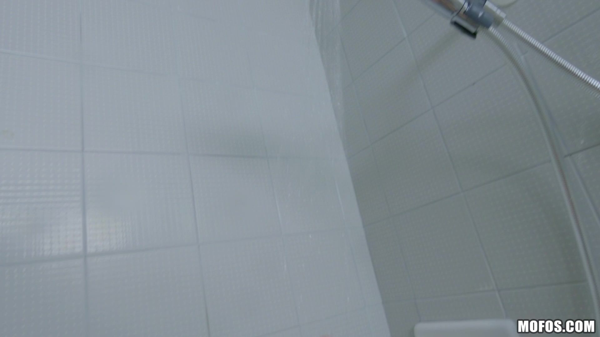 Stepsister Shower Peepshow