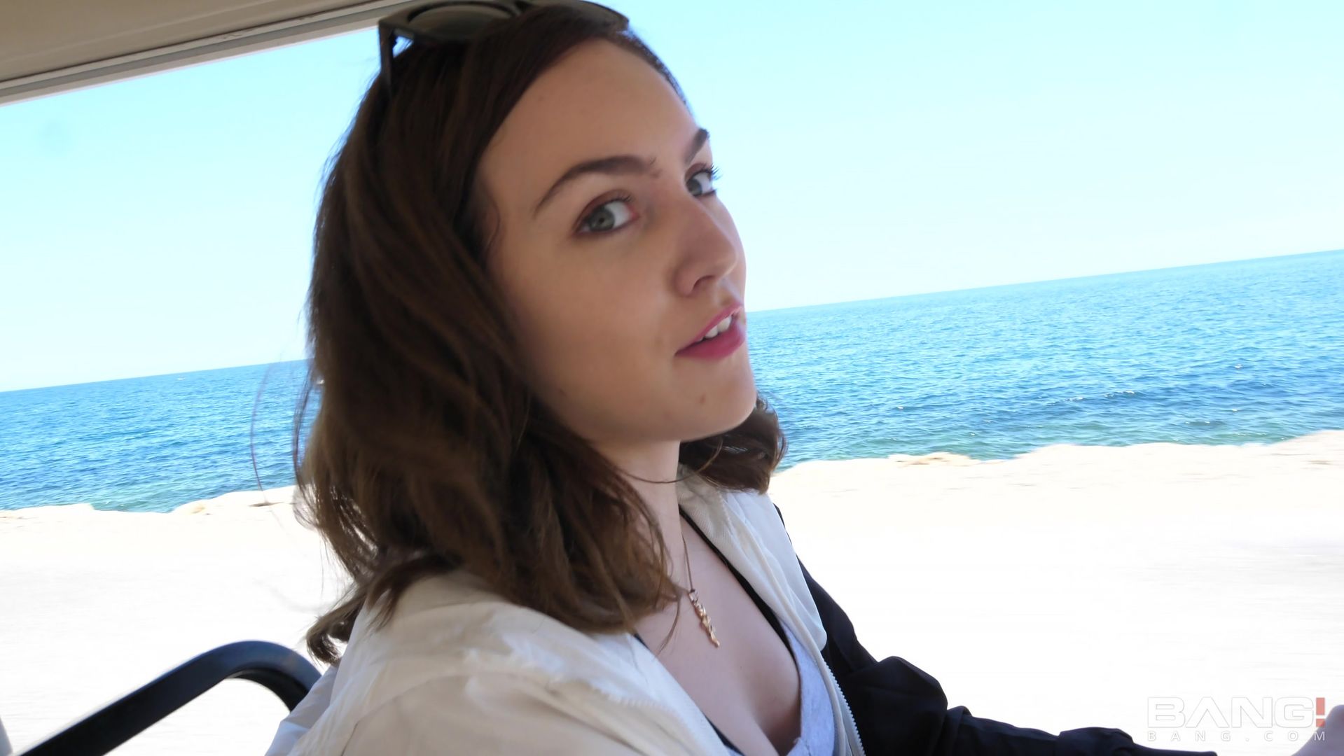 Freya Parker Pleases Herself During An Island Vacation