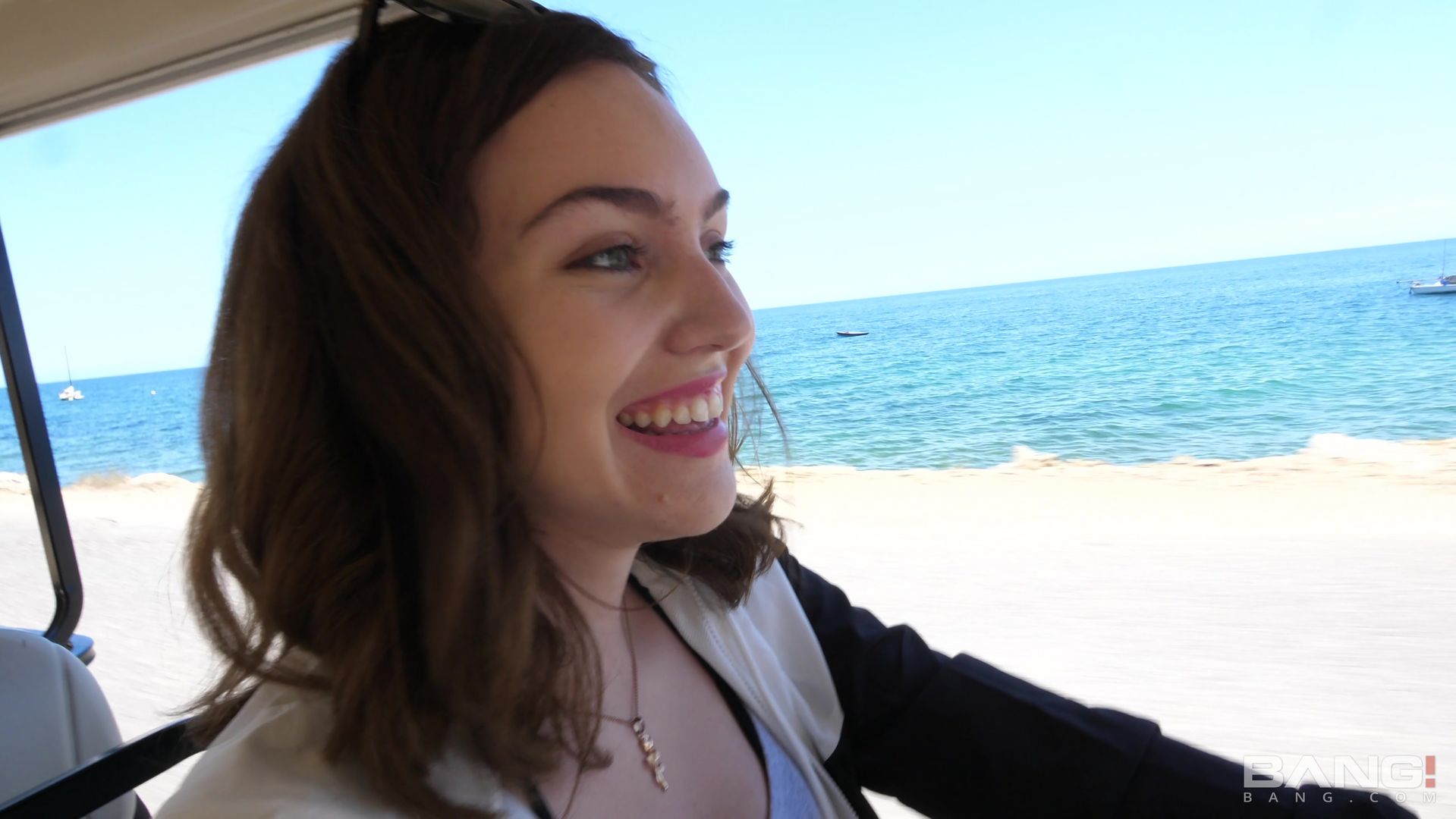 Freya Parker Pleases Herself During An Island Vacation