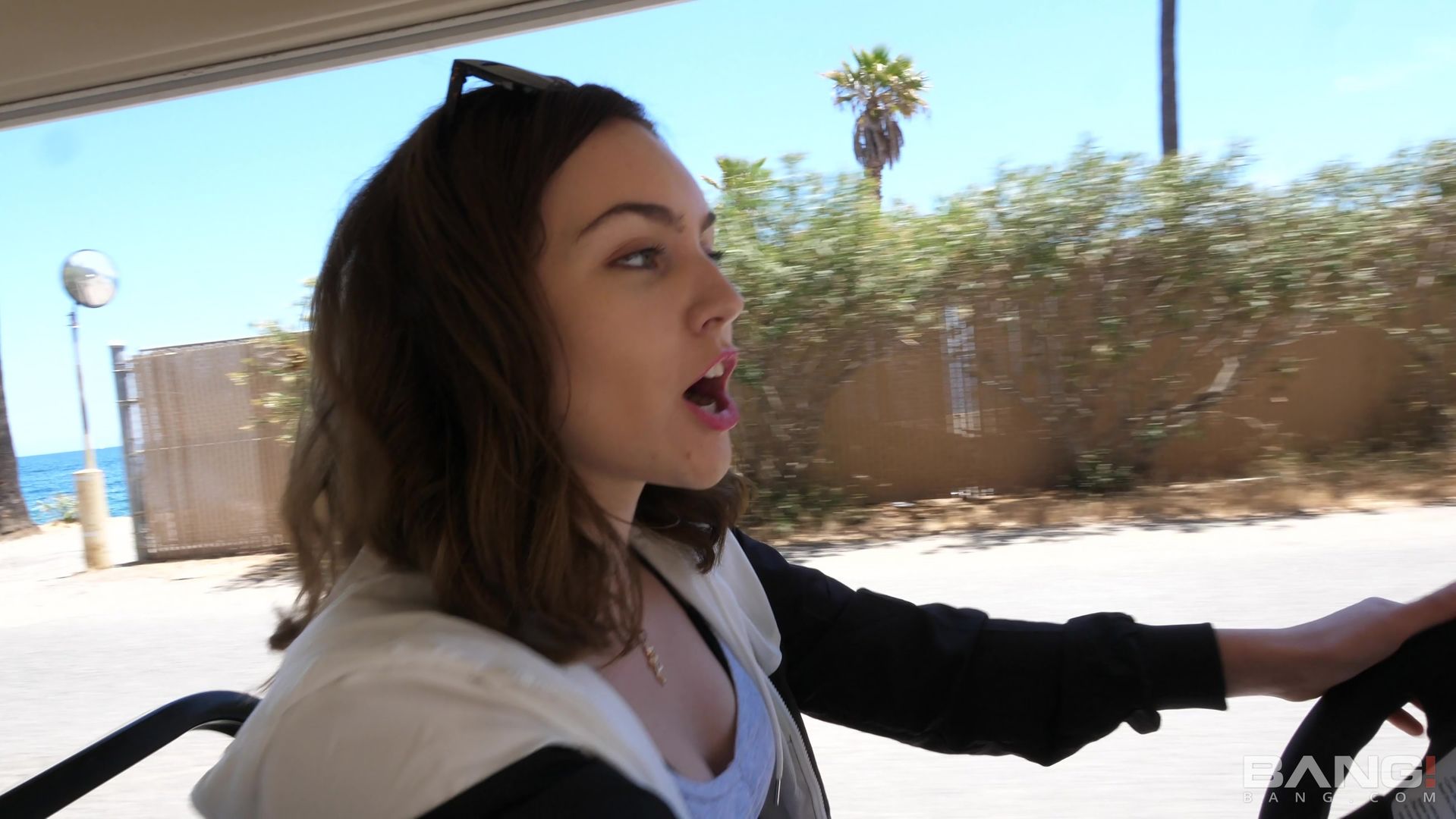 Freya Parker Pleases Herself During An Island Vacation