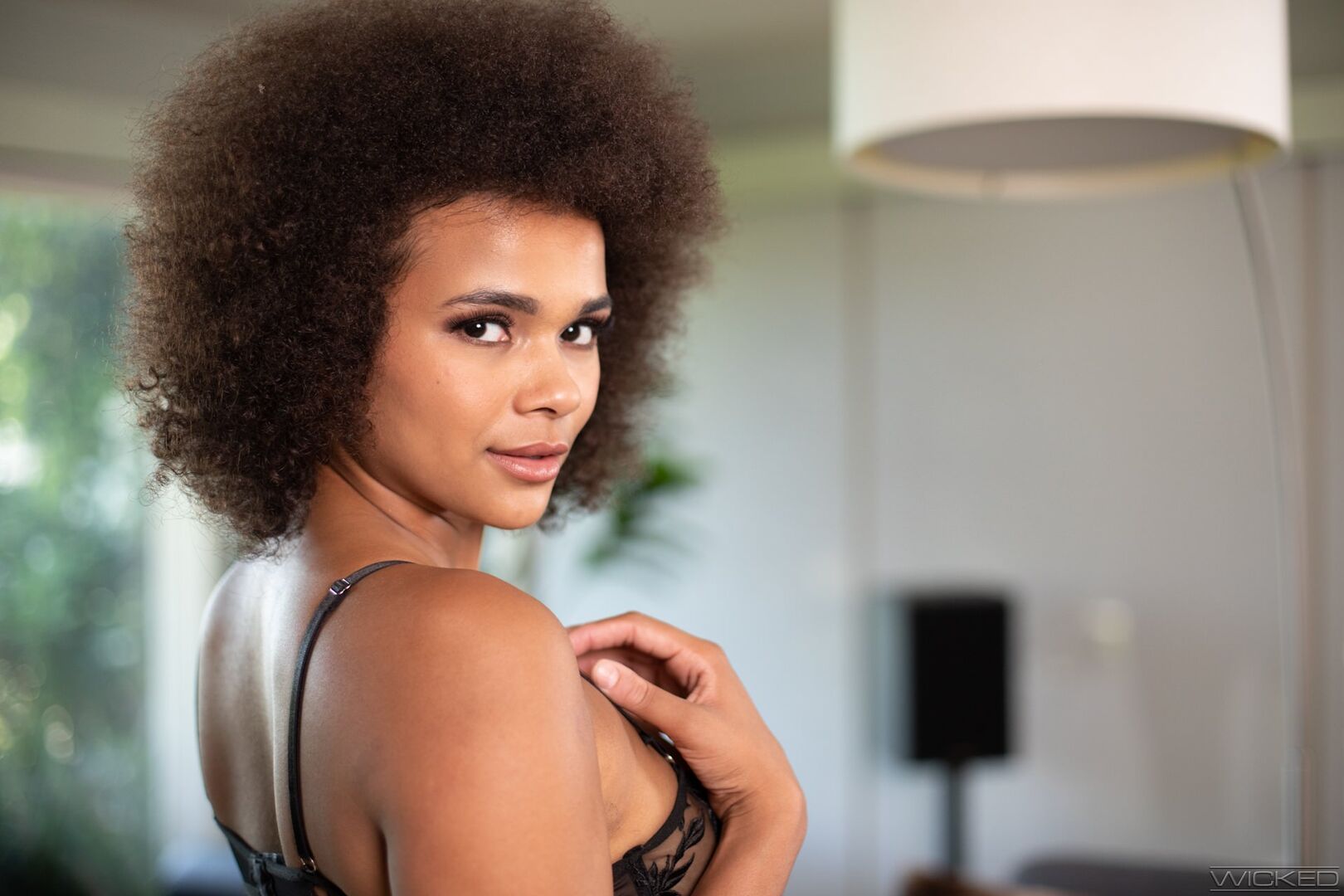 Foxy Ladies - Scene 4