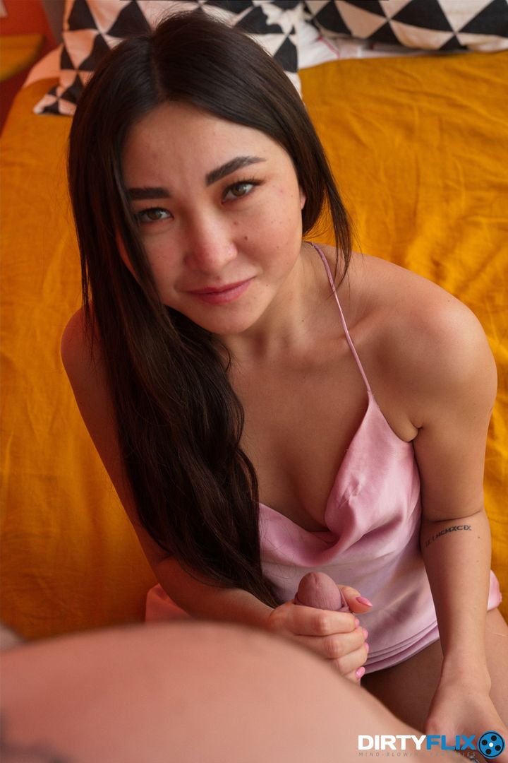 Asian teen fucked & cumsprayed