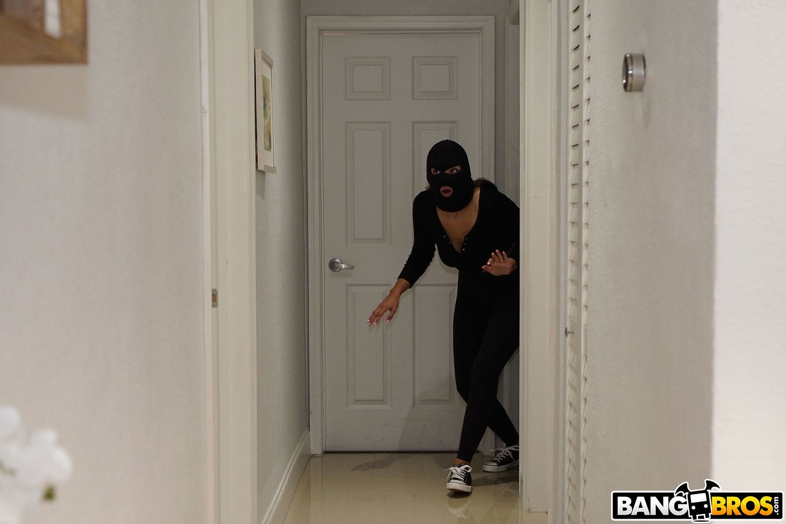 Burglar Gets Tit Slapped