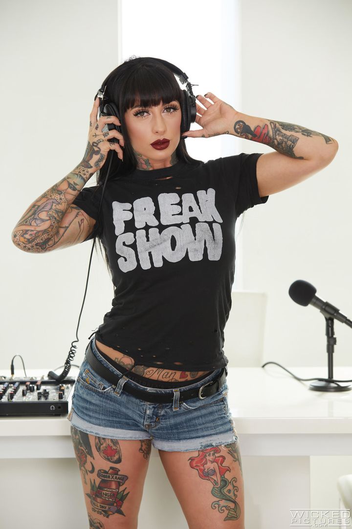 Sexual Fidelity, Scene 4