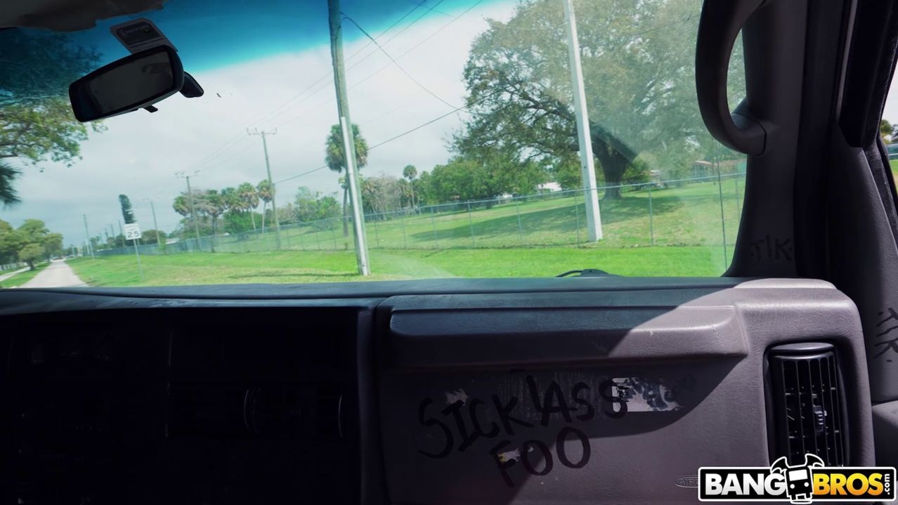 Lap Dancing with Paris Banks