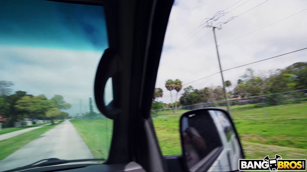 Lap Dancing with Paris Banks