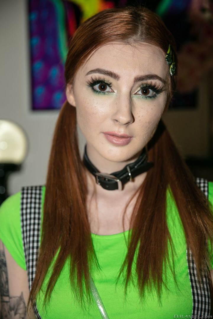 Redhead Megan: Dominant 'Daddy' Hookup