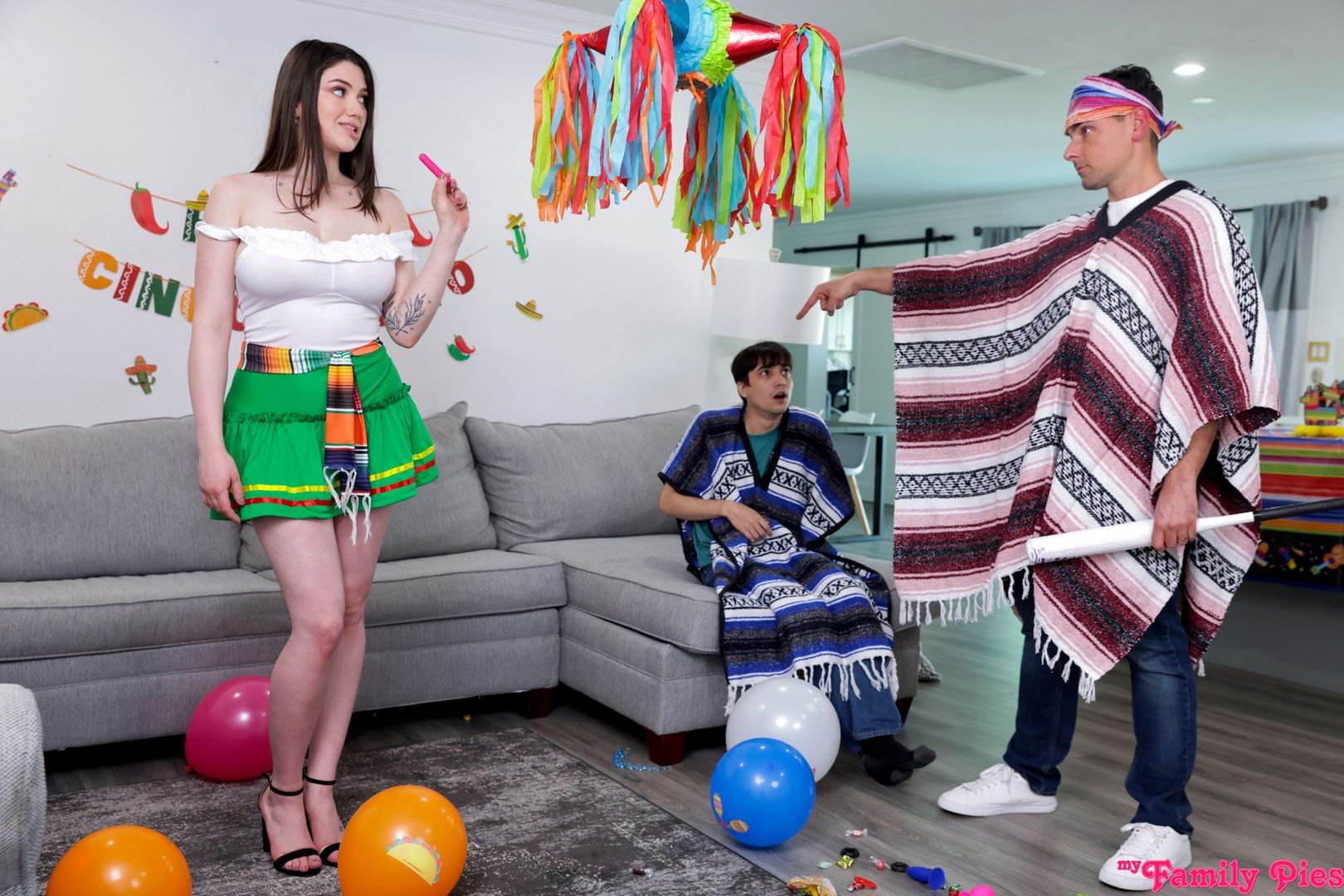 Stuffing My Stepsisters Pinata - S25:E3