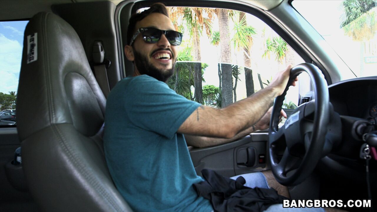 On the bus with a new hottie