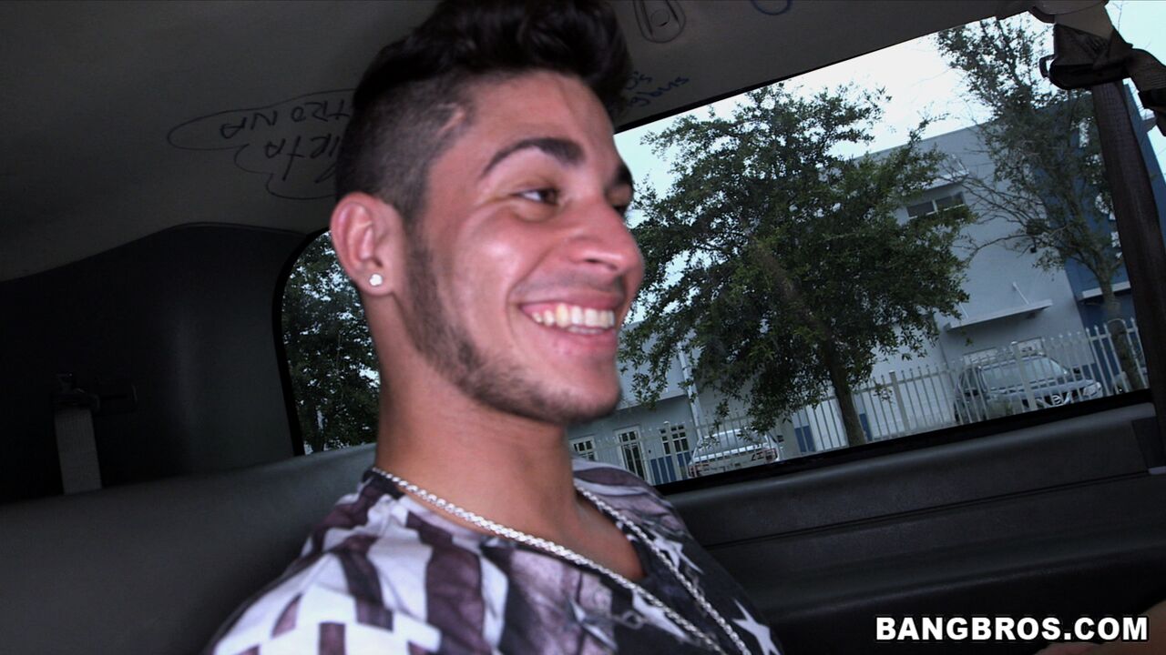 On the bus with a new hottie