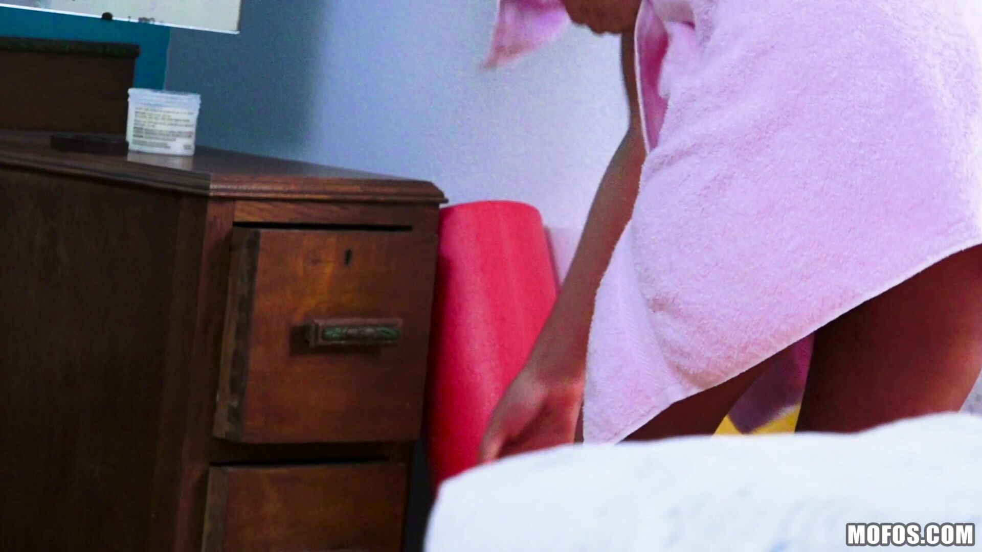 Pin-up Fucks Horny Roomie