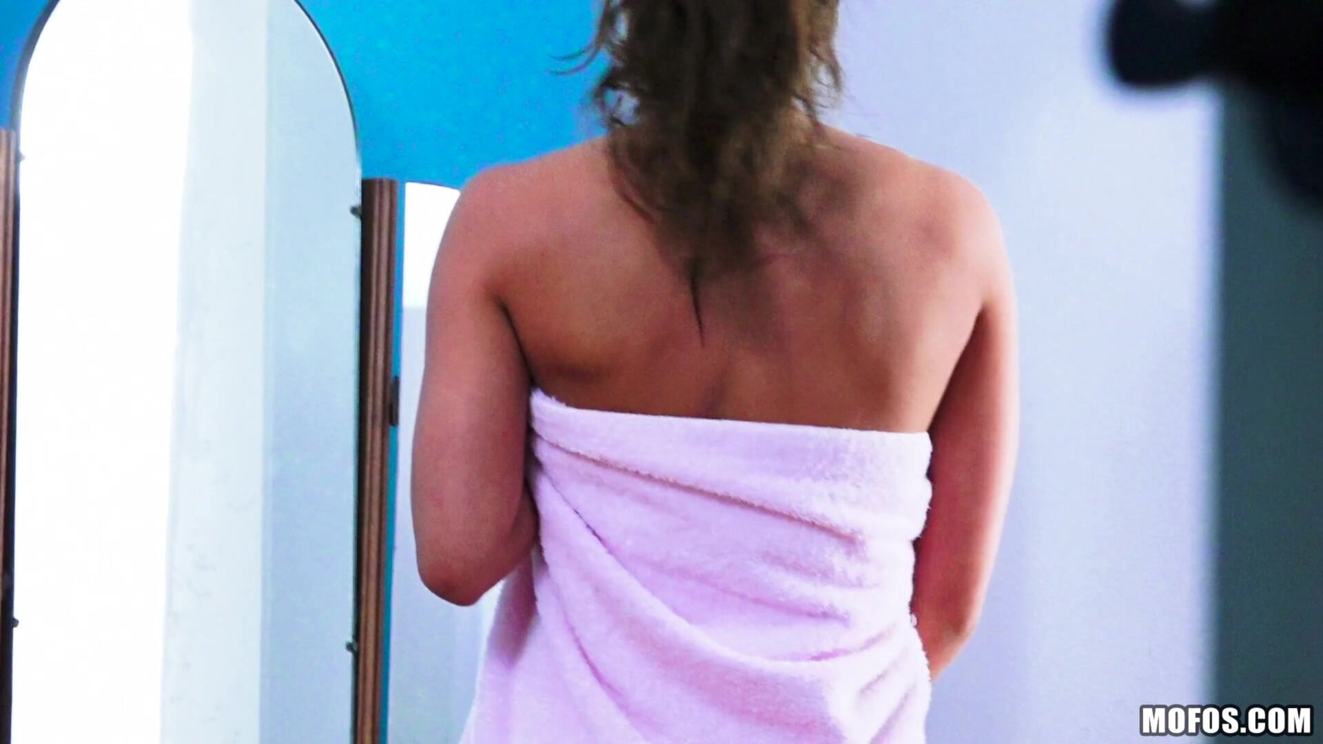 Pin-up Fucks Horny Roomie