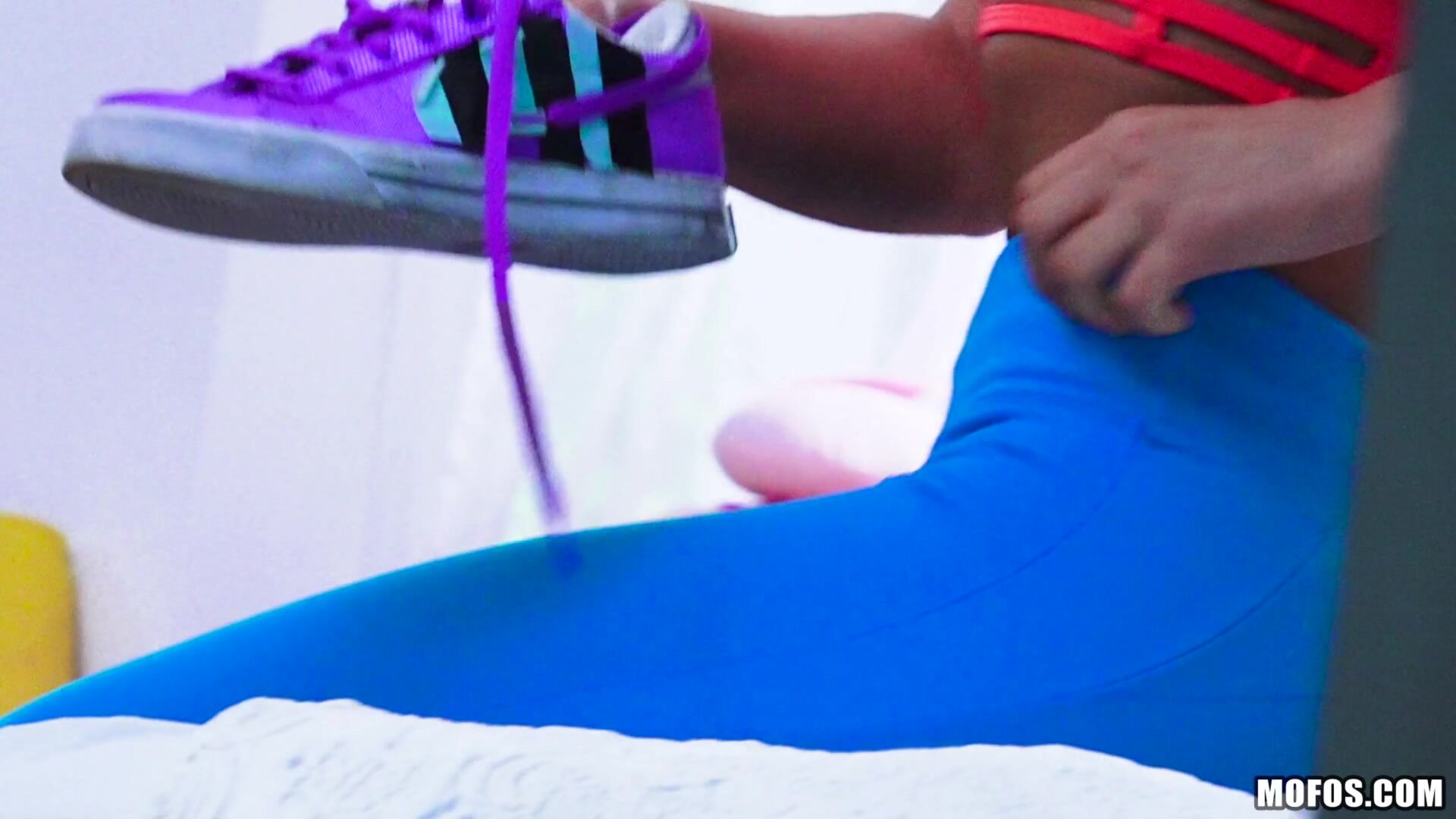 Pin-up Fucks Horny Roomie