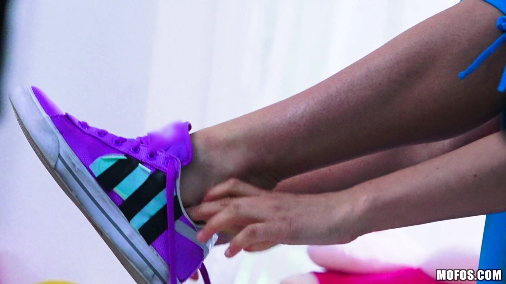 Pin-up Fucks Horny Roomie