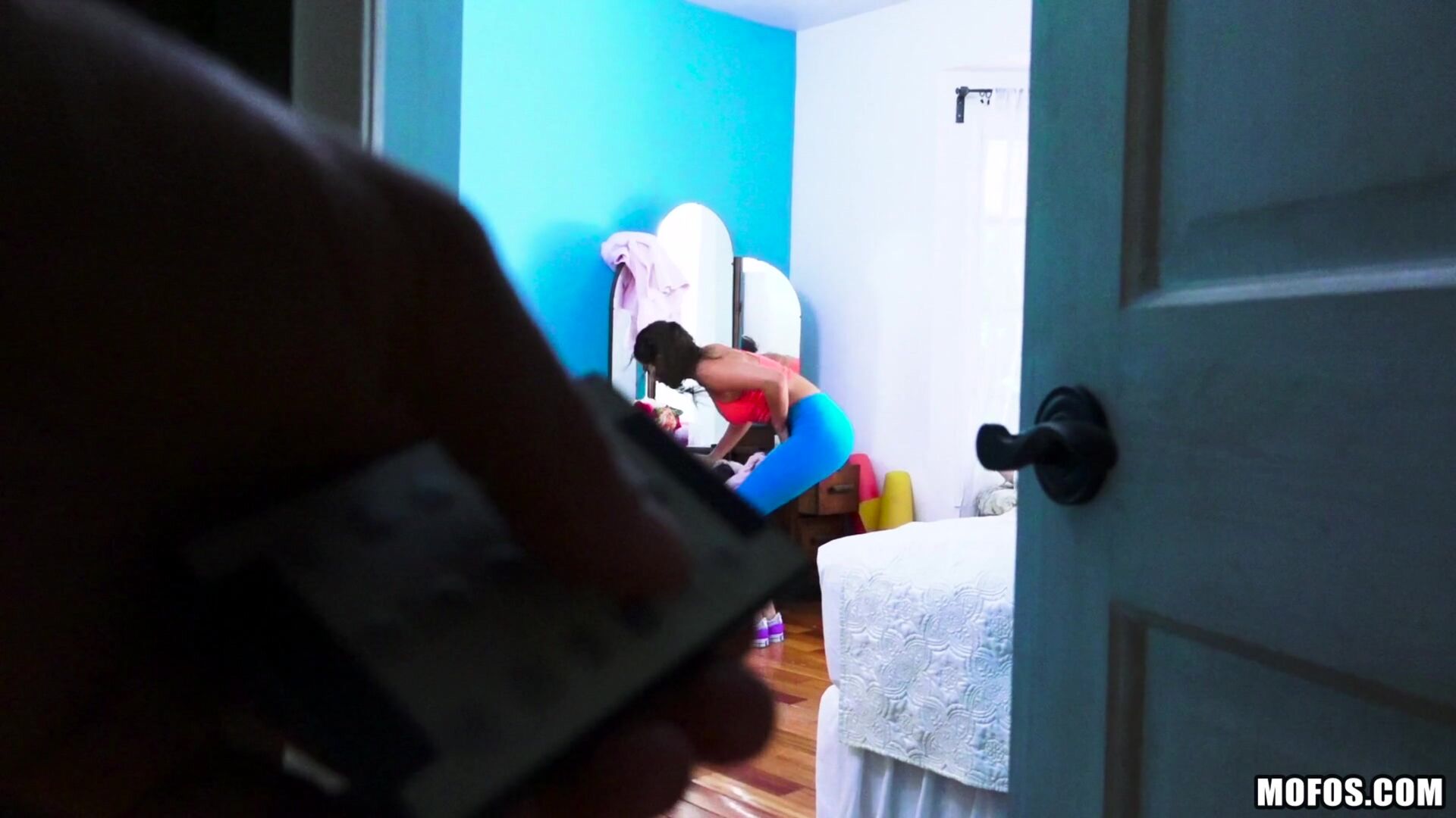 Pin-up Fucks Horny Roomie