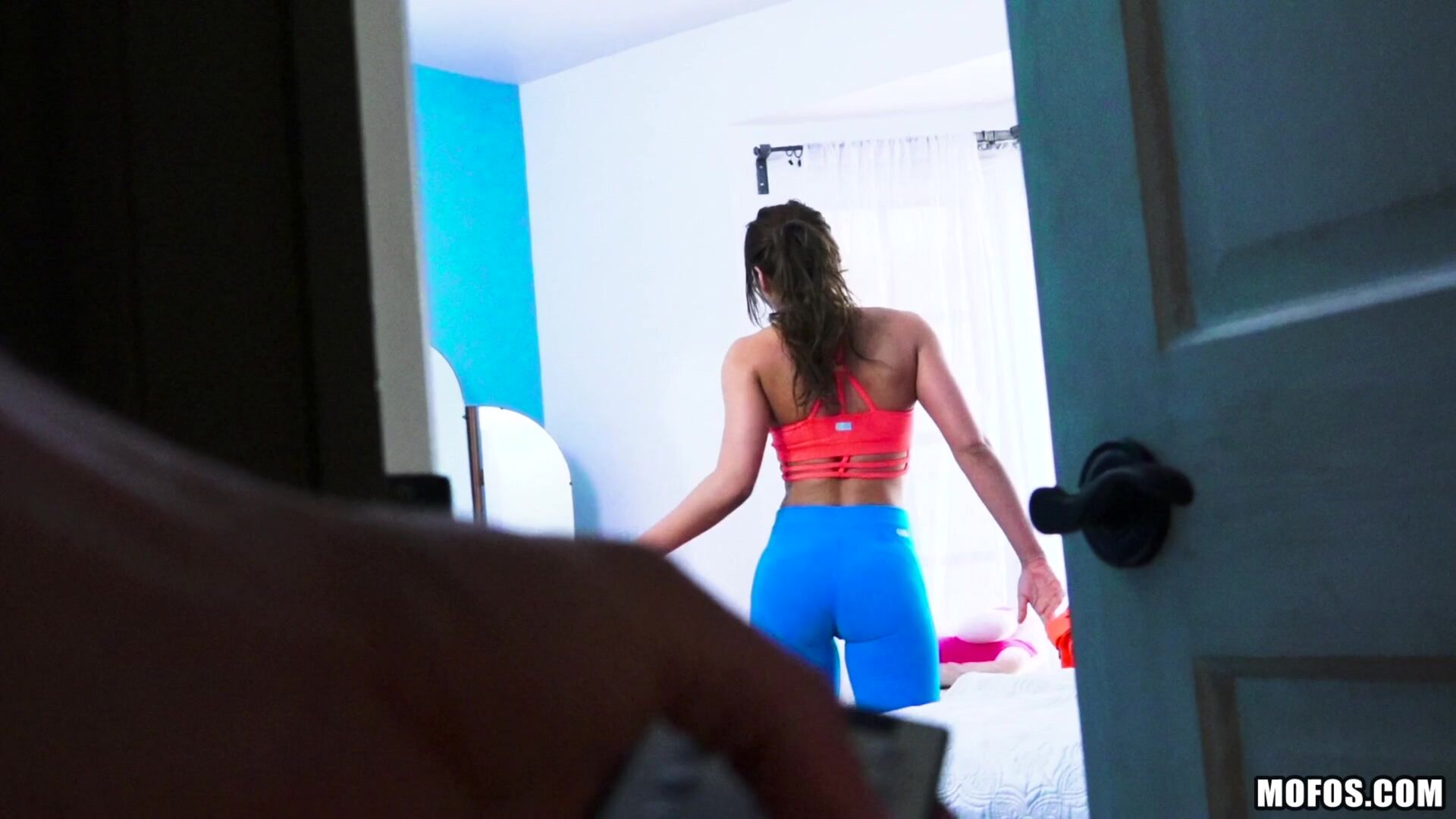 Pin-up Fucks Horny Roomie