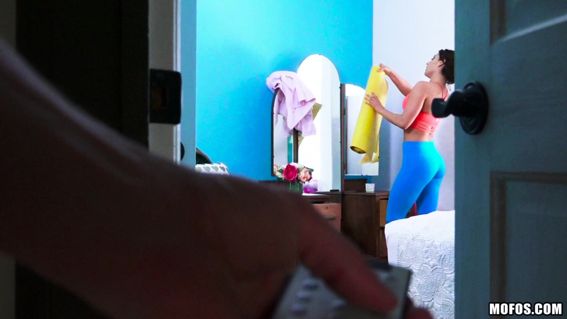 Pin-up Fucks Horny Roomie