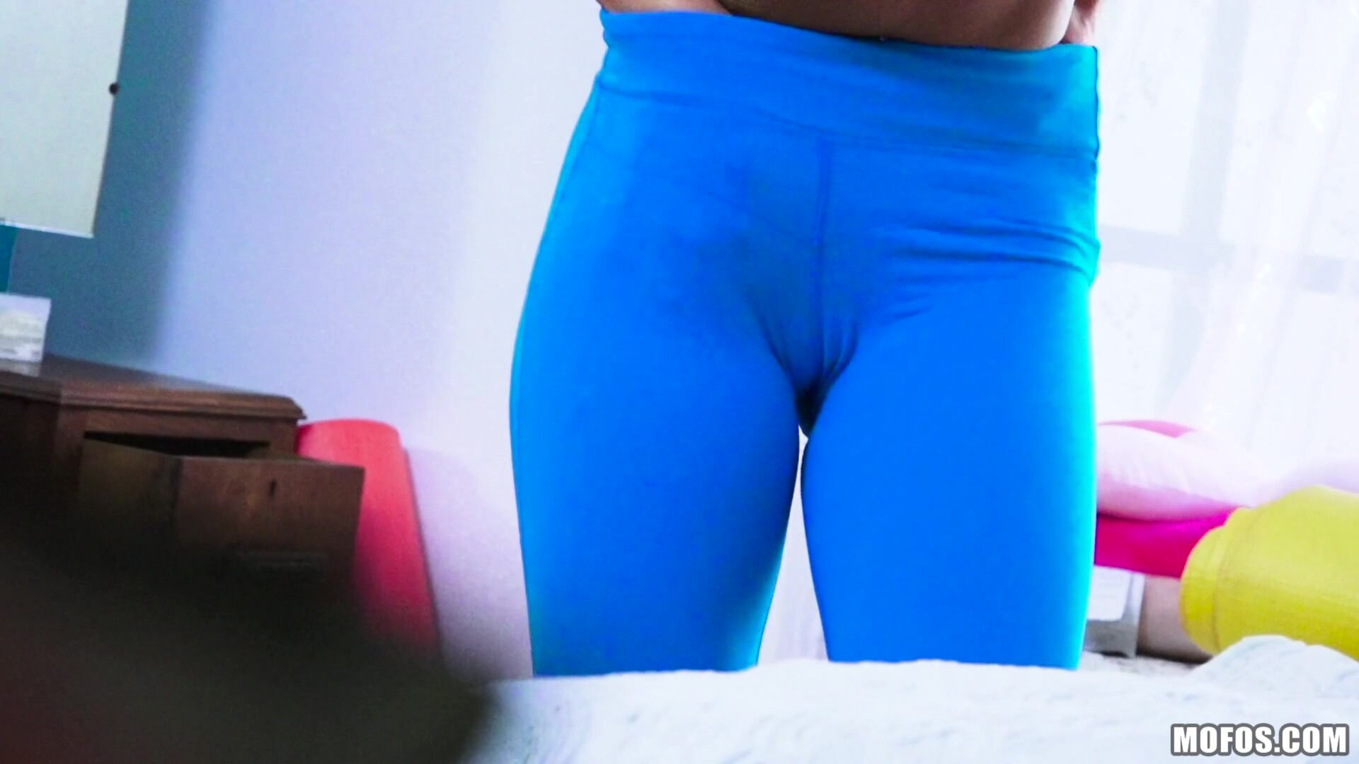 Pin-up Fucks Horny Roomie