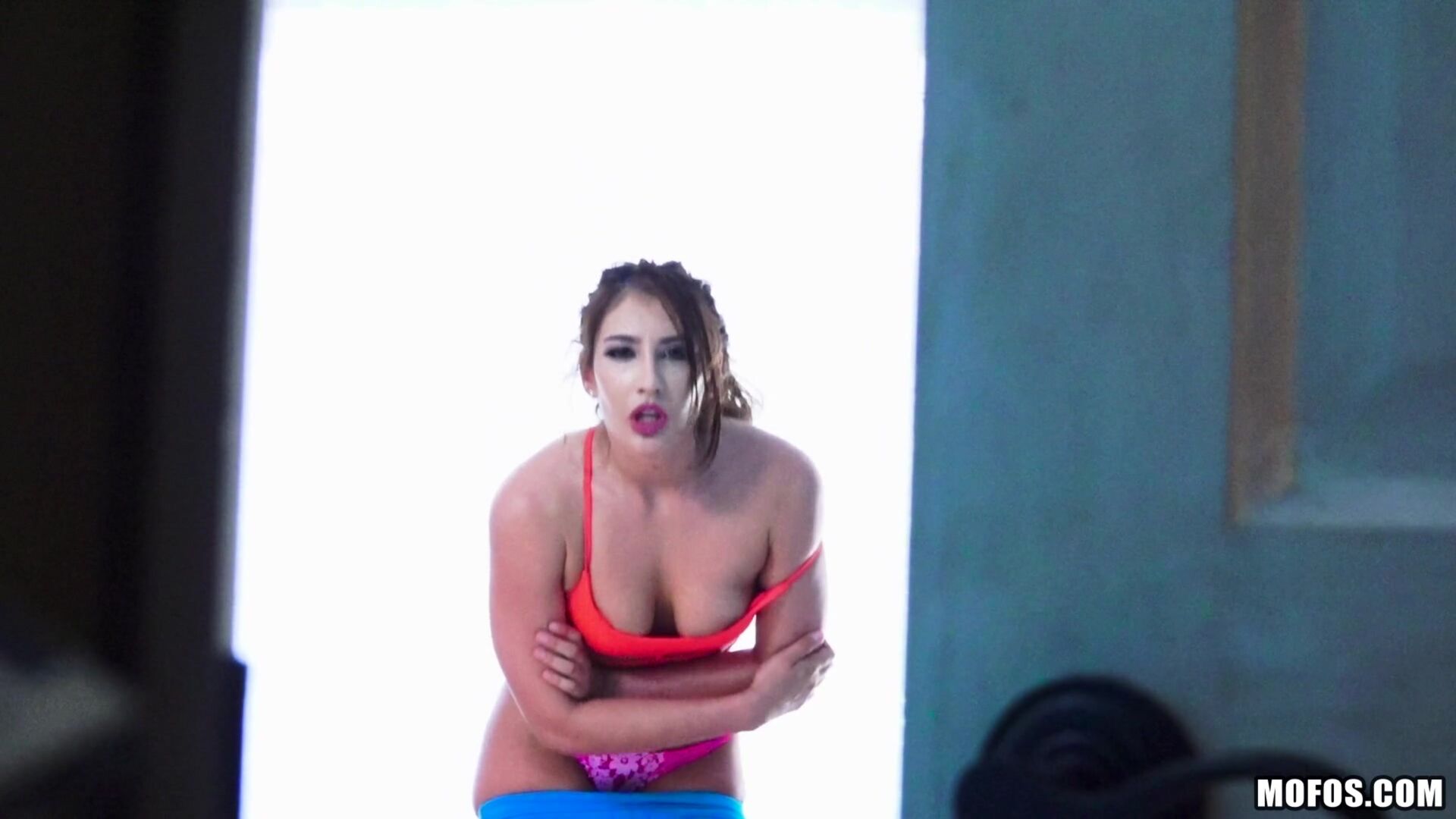 Pin-up Fucks Horny Roomie