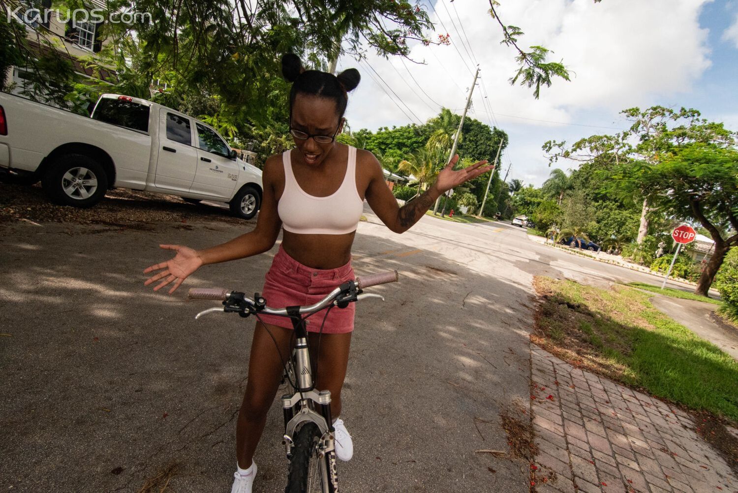 GRATEFUL LITTLE GUEST