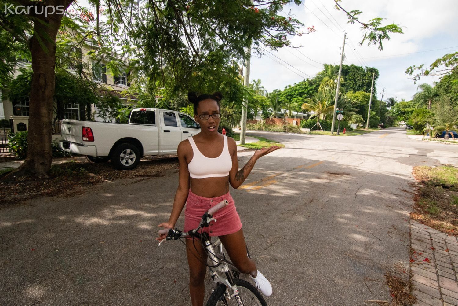 GRATEFUL LITTLE GUEST