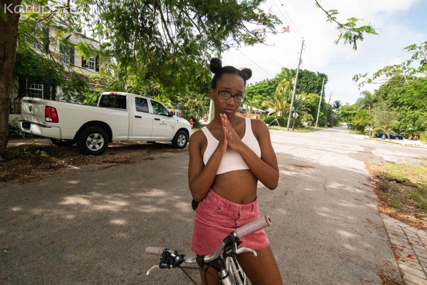 GRATEFUL LITTLE GUEST