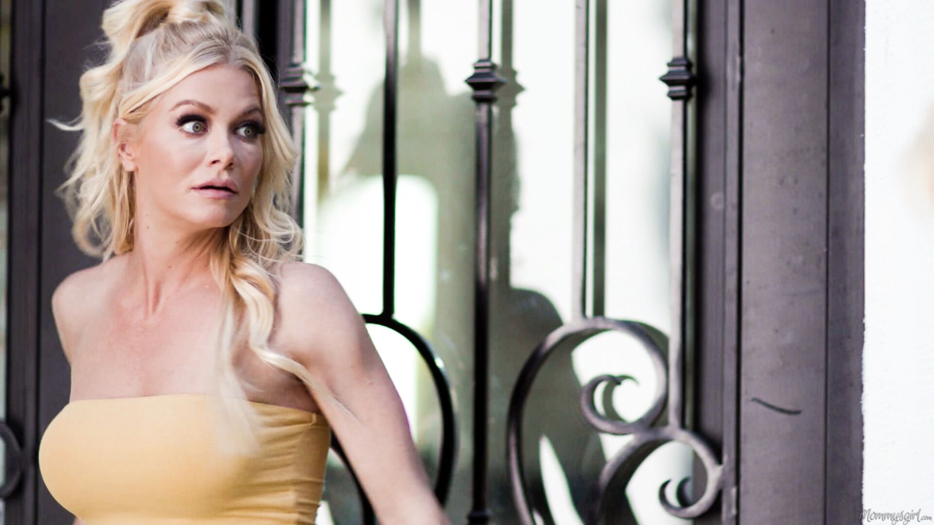 The Neighborhood Snoop