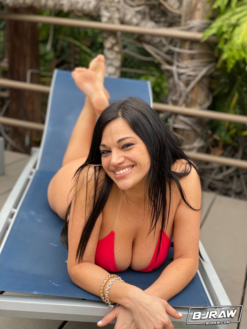 Monas Face Is A Work Of Art