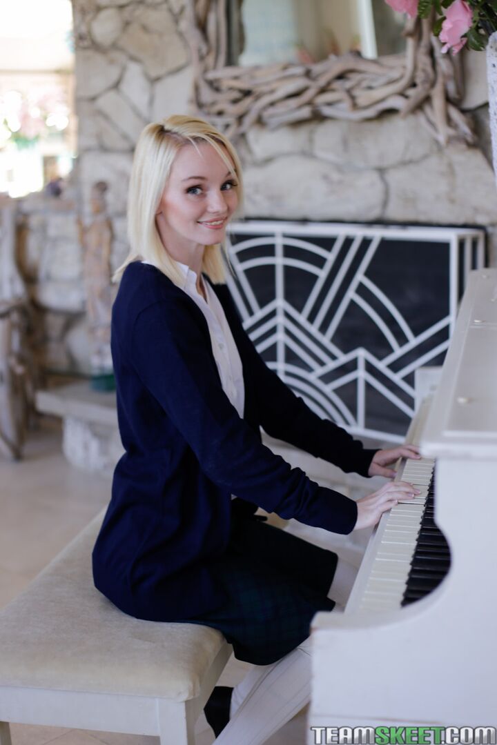 Piano Lesson Turns To Fucking Lessons