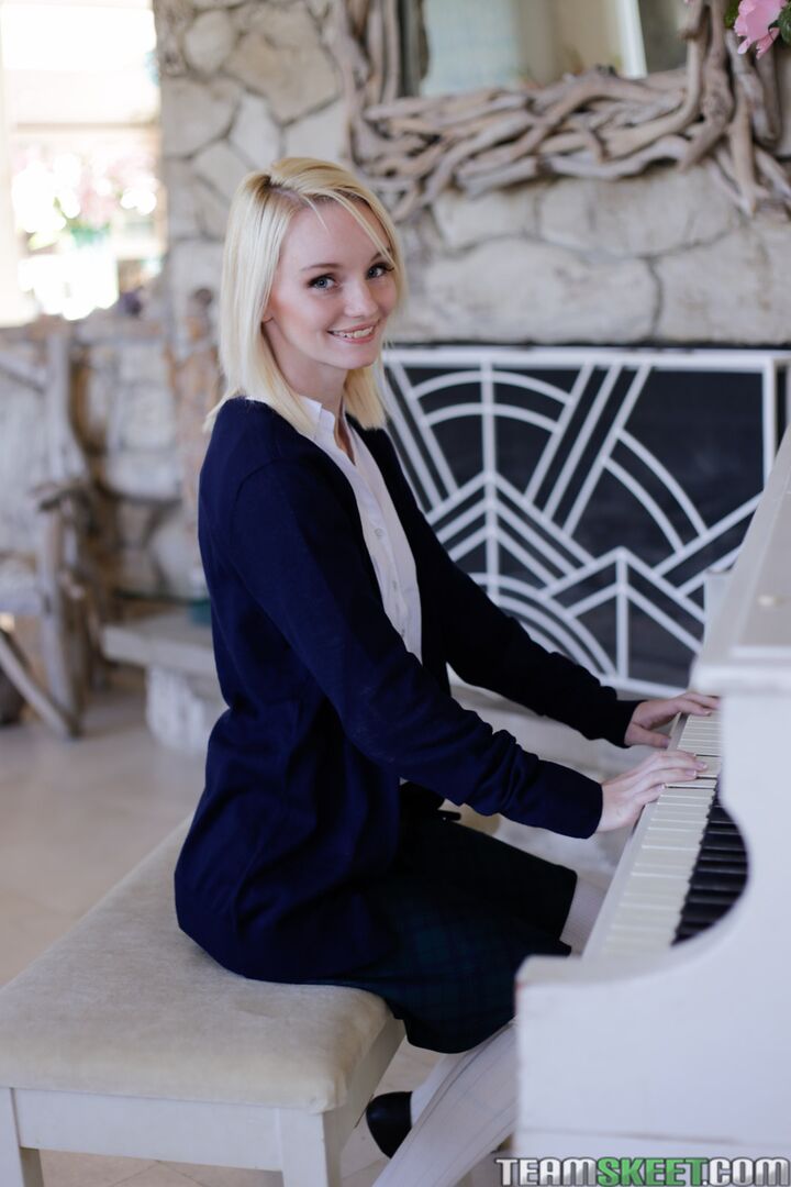 Piano Lesson Turns To Fucking Lessons