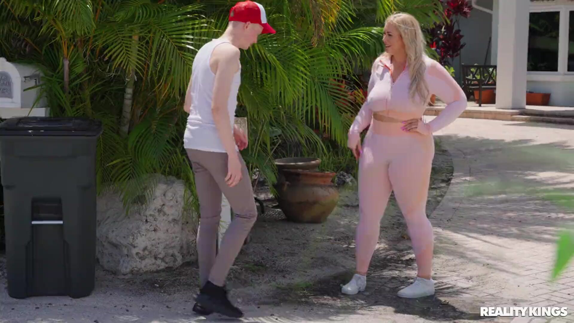 Parkouring Her Pussy