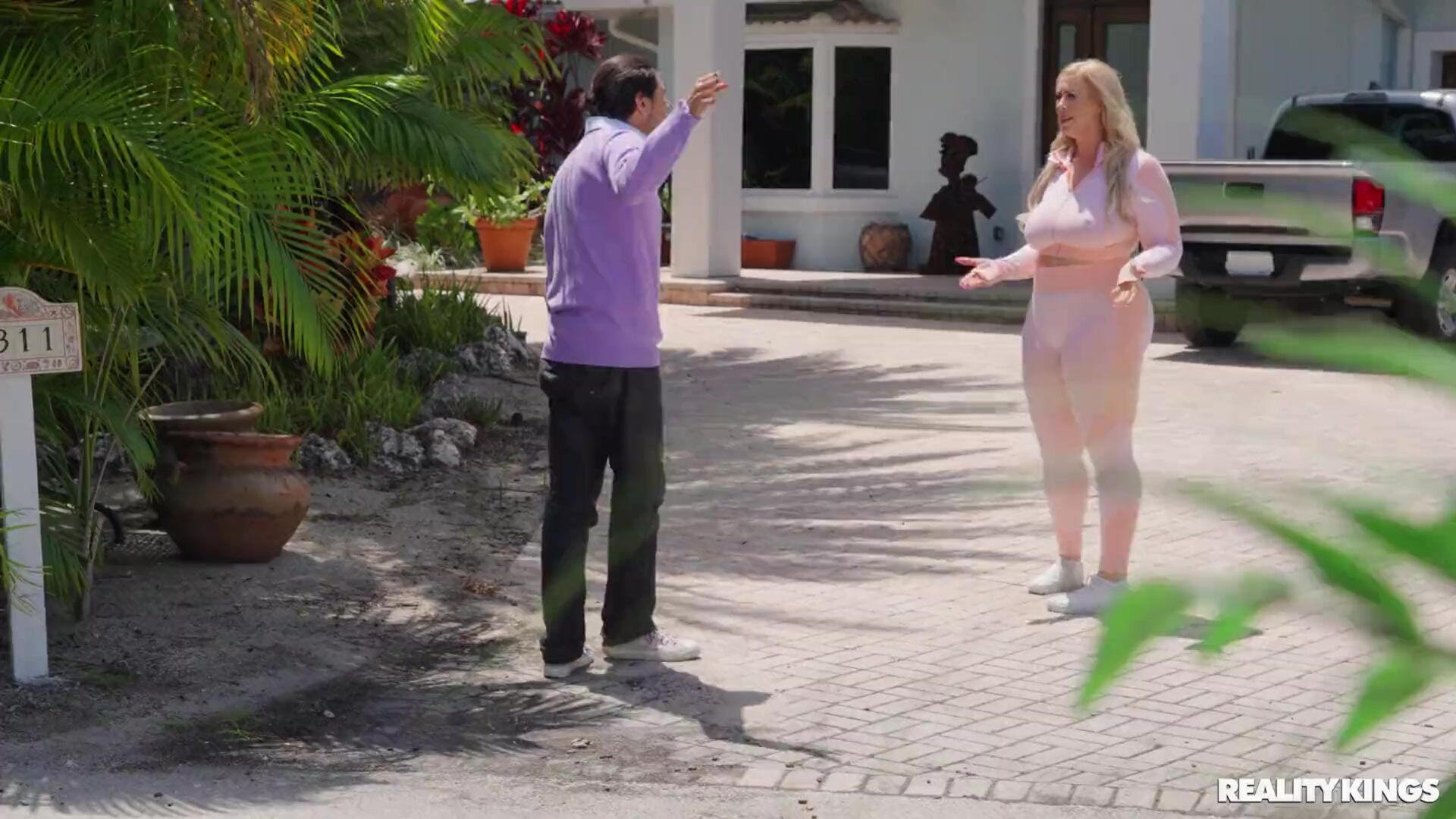 Parkouring Her Pussy