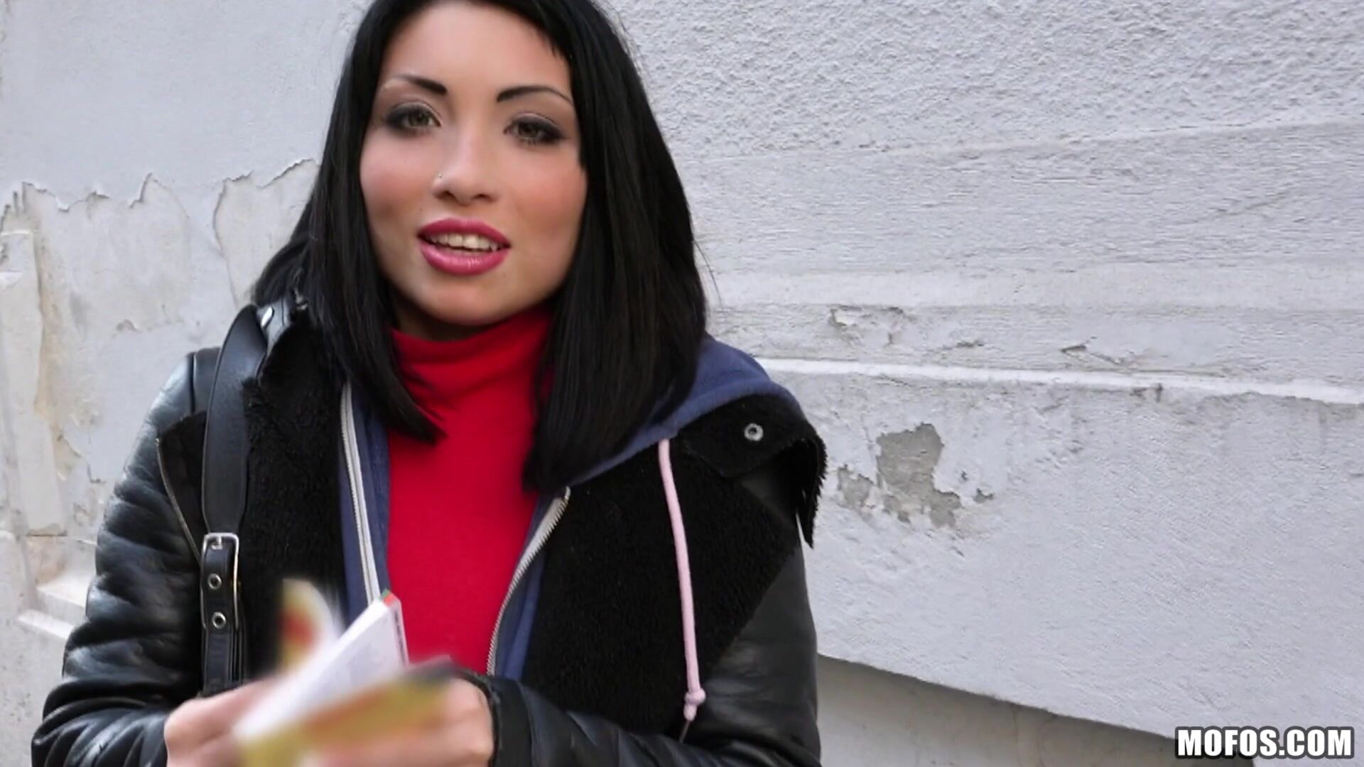 Naughty Tourist Sucks Dick for Cash