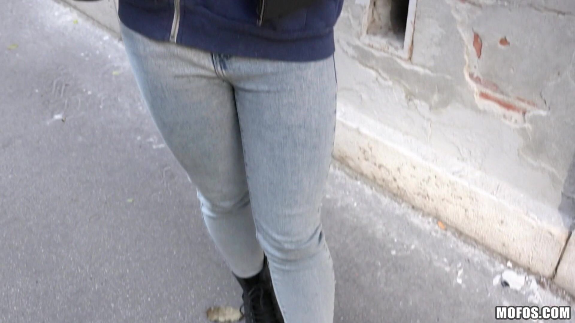 Naughty Tourist Sucks Dick for Cash