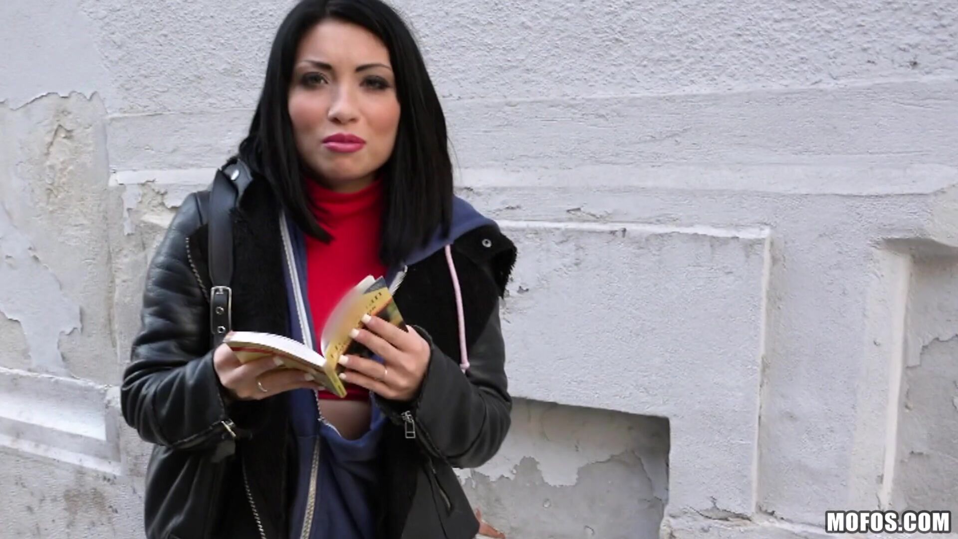 Naughty Tourist Sucks Dick for Cash